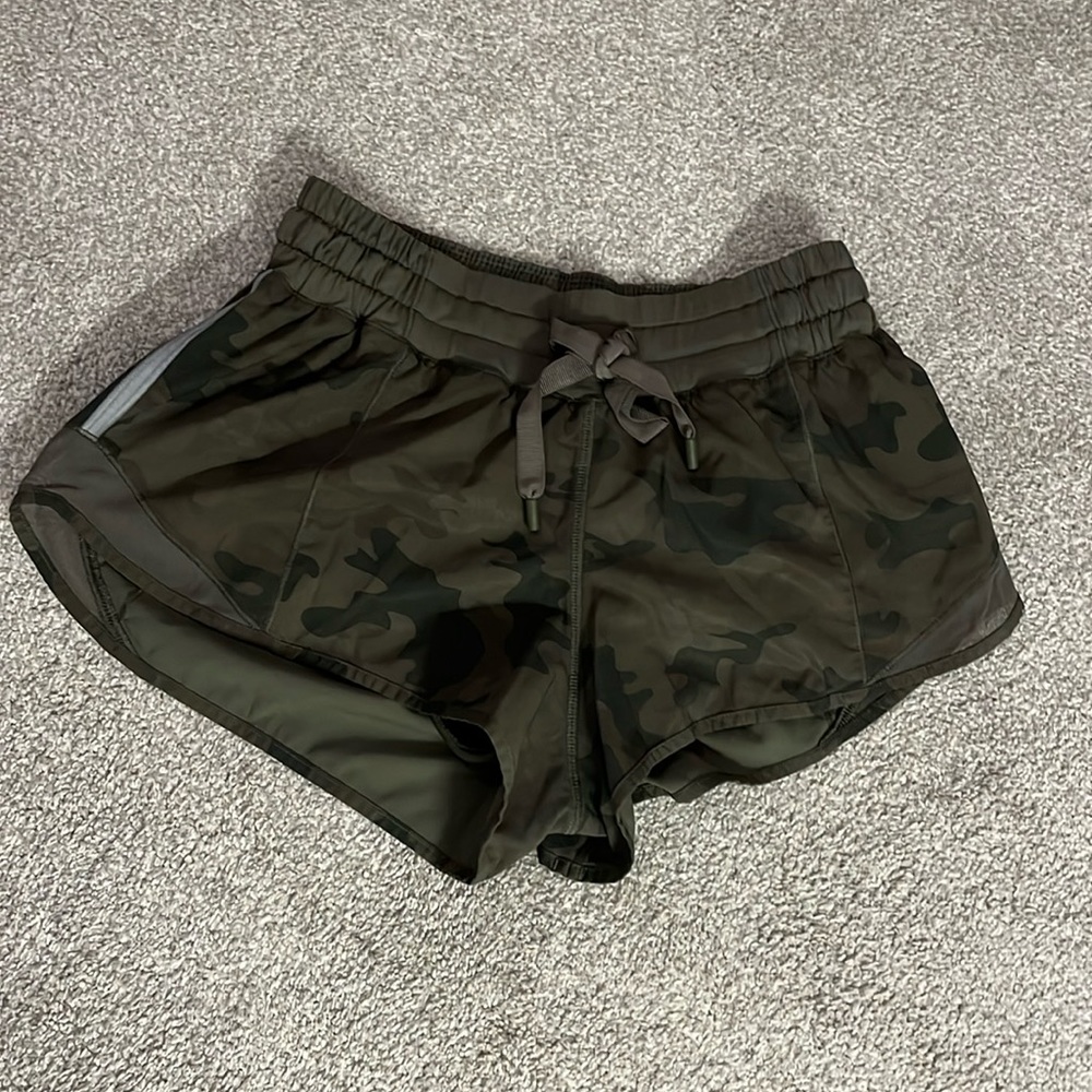 Lululemon running shorts - camo - size 4